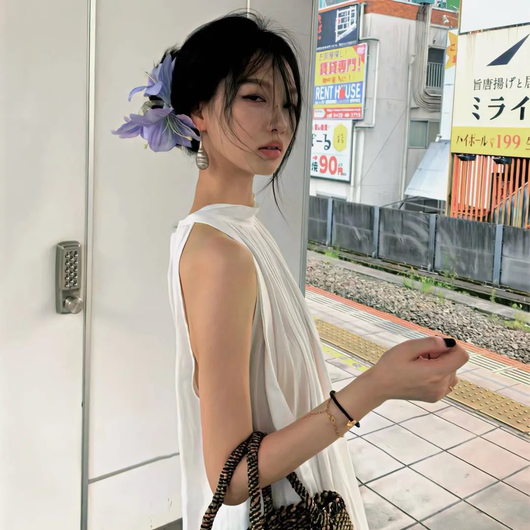 背鸭子的男孩